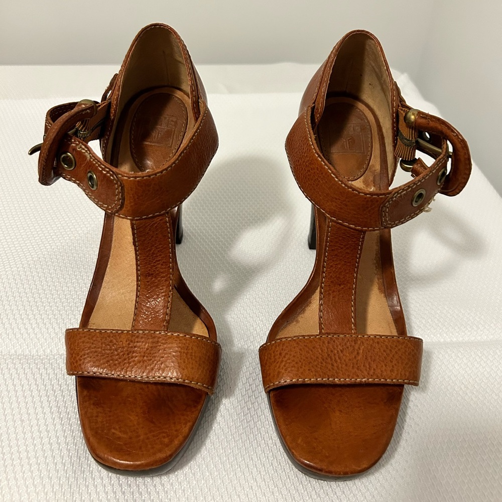 Frye Gabbie Buckle T Heels leather